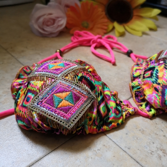 BRAND NEW Bikini Top! - Picture 5 of 11